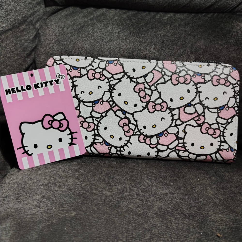 Hello Kitty Pink and White Patterned Clutch